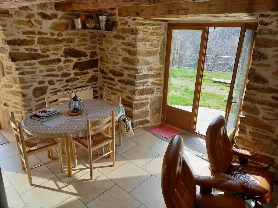 Petite Bergerie En Pierres Tout Confort Salles-Curan 0*,