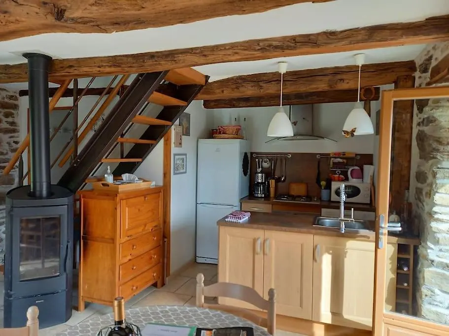Petite Bergerie En Pierres Tout Confort Salles-Curan Hébergement de vacances